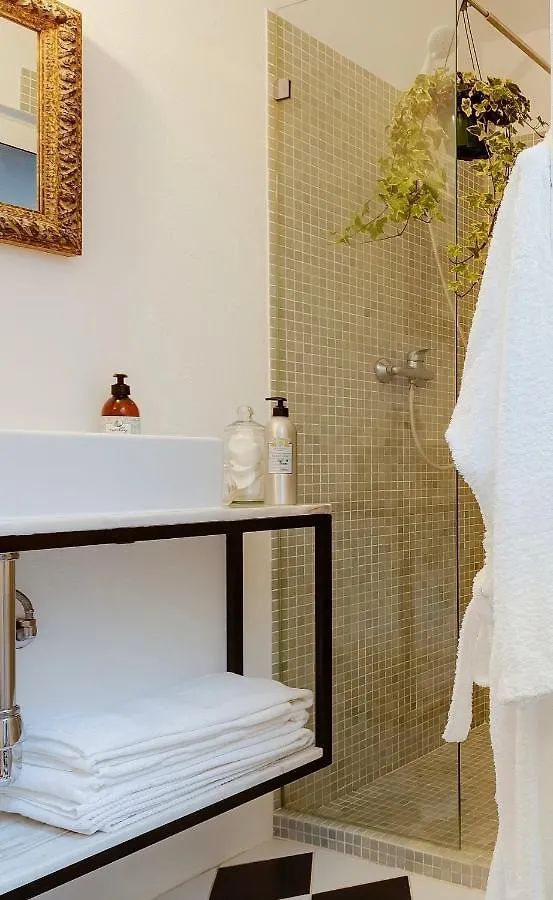 Your Vintage Townhouse Holiday home Lagos
